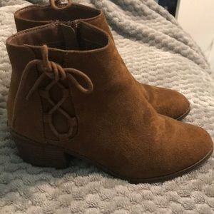 Girls brown suede booties